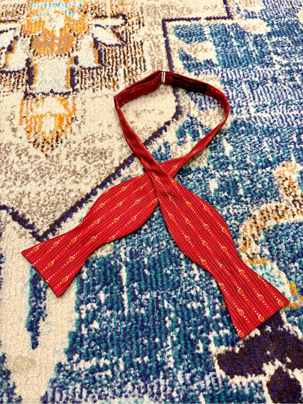 VTG 2000s Red w/Spiral Bow Tie